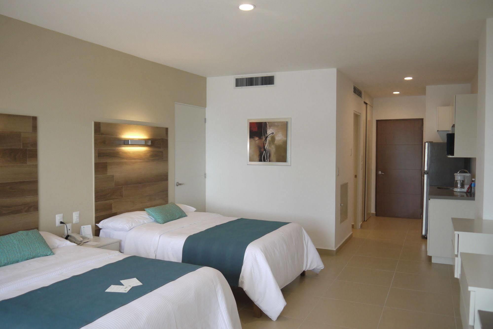 Pacific Palace Tower Hotel 4*