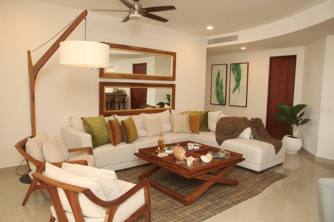 Beachfront At Gavias Grand 216 Apartment