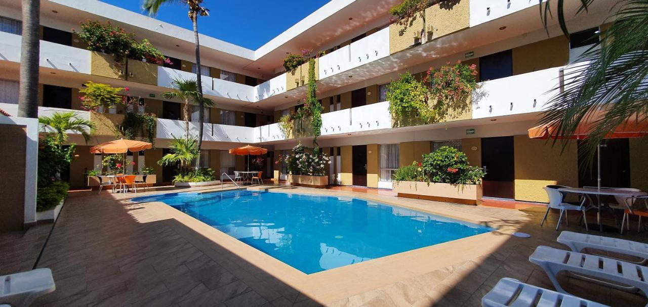 Azteca Hotel