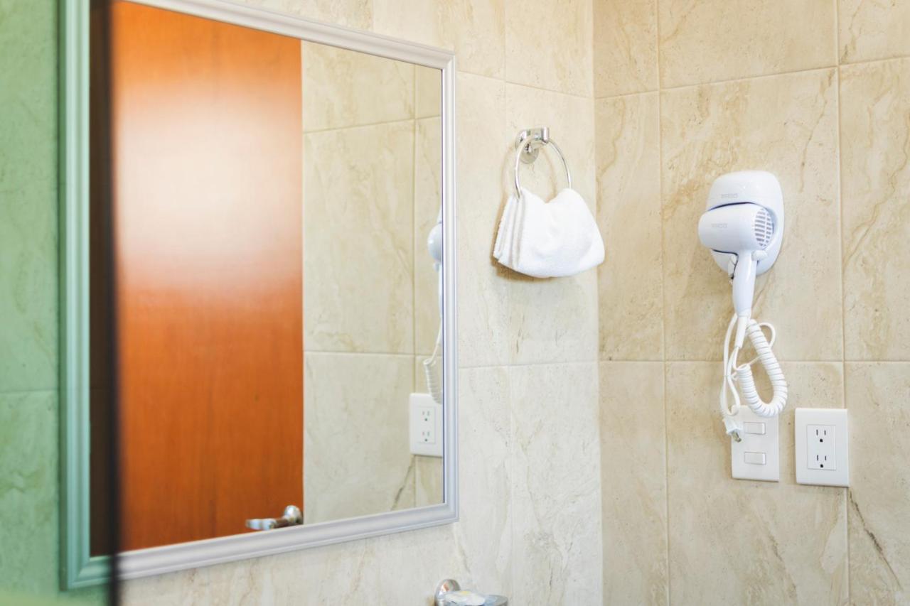 La Lola Hotel&suites 3*